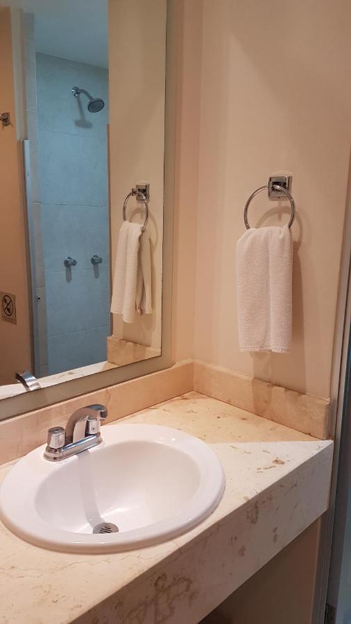 Hotel Y Suites Nader Cancún Buitenkant foto